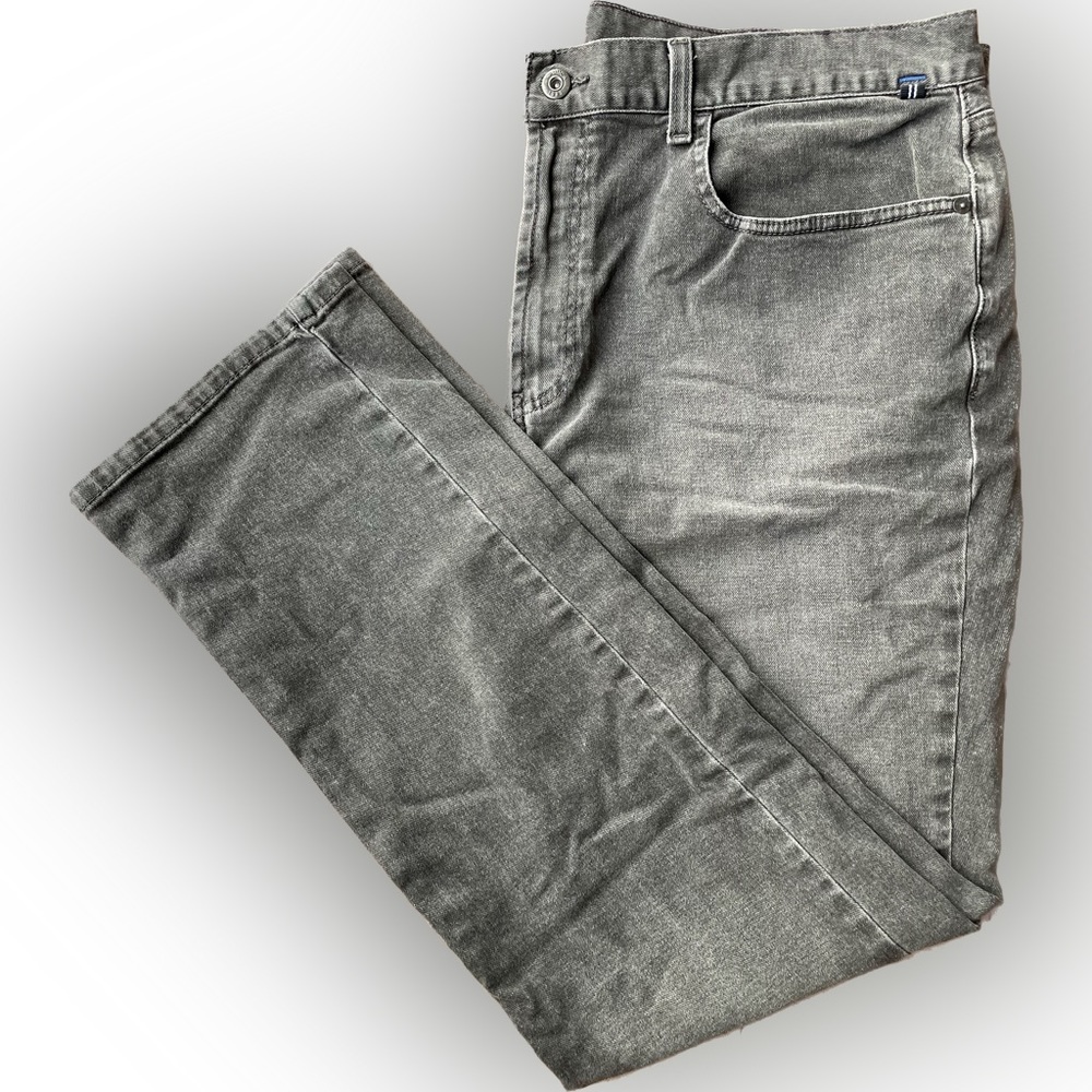 Nautica straight fit denim jeans.  Size 38w 32L